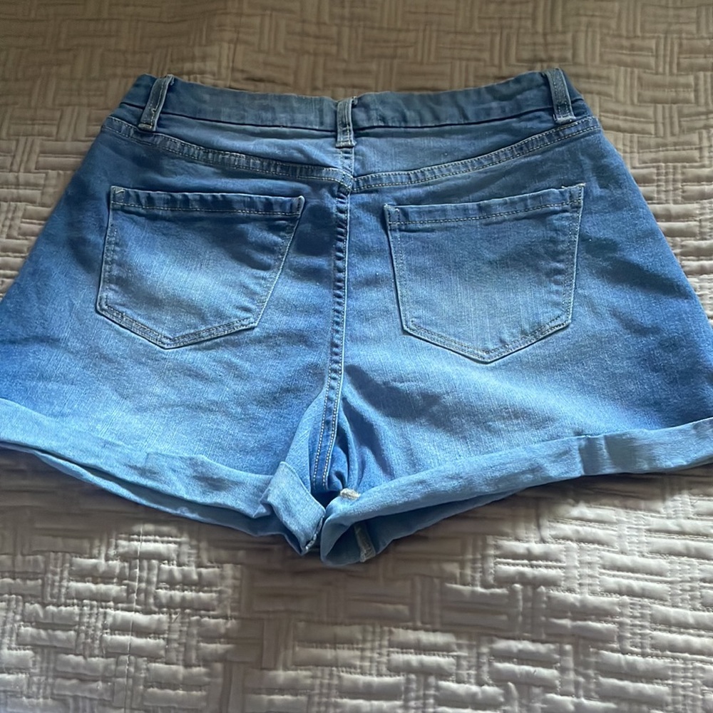 $10 - Picture 2 of 2